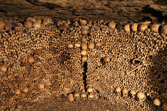 paris-catacombs-secret-rooms-illegal-raves-and-underground-societies-5