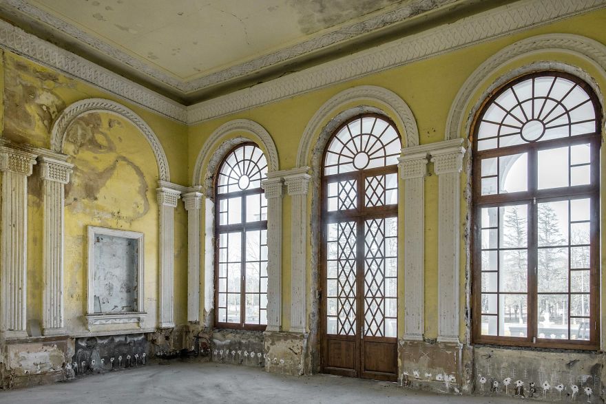 I've Captured the Beauty of Deserted Sanatorium from Soviet Era I've Captured the Beauty of Deserted Sanatorium from Soviet Era