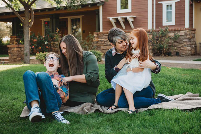 syringe-photoshoot-rainbow-baby-oneil-packer-family-photography-21