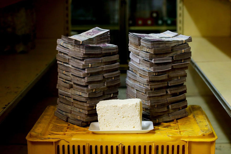 Here’s How Much Money You Need To Buy Different Everyday Items In Venezuela (11 Pics)