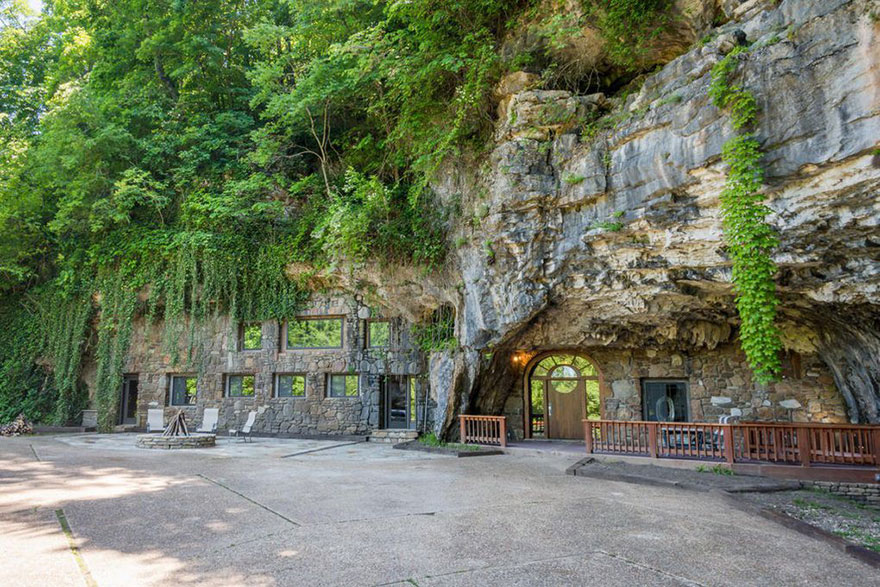 Someone Is Selling An Unbelievable Home Hidden Inside A Cave, And The Interior Is Even Better Than The Exterior