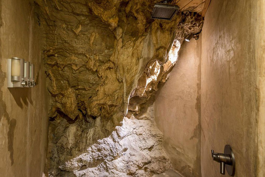 Someone Is Selling An Unbelievable Home Hidden Inside A Cave, And The Interior Is Even Better Than The Exterior Someone Is Selling An Unbelievable Home Hidden Inside A Cave, And The Interior Is Even Better Than The Exterior