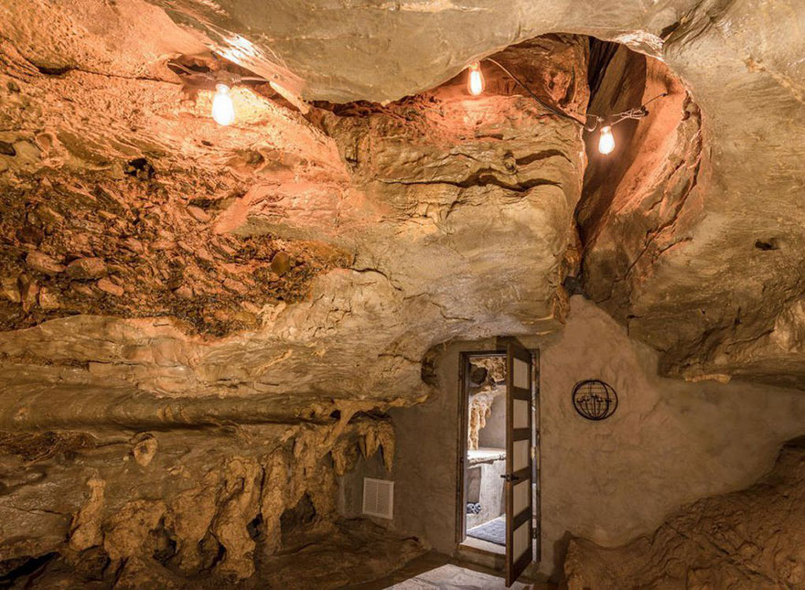 Someone Is Selling An Unbelievable Home Hidden Inside A Cave, And The Interior Is Even Better Than The Exterior