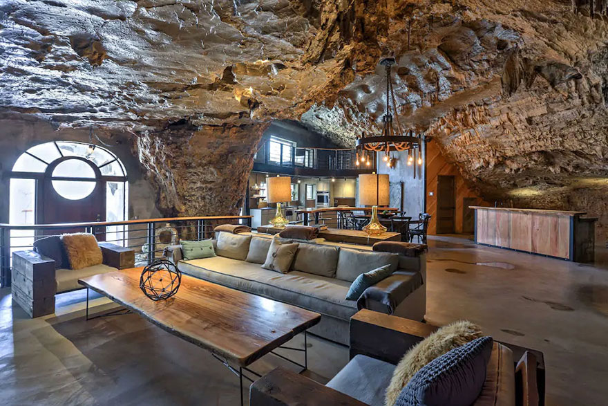 Someone Is Selling An Unbelievable Home Hidden Inside A Cave, And The Interior Is Even Better Than The Exterior Someone Is Selling An Unbelievable Home Hidden Inside A Cave, And The Interior Is Even Better Than The Exterior