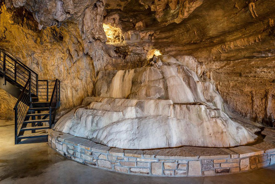 Someone Is Selling An Unbelievable Home Hidden Inside A Cave, And The Interior Is Even Better Than The Exterior