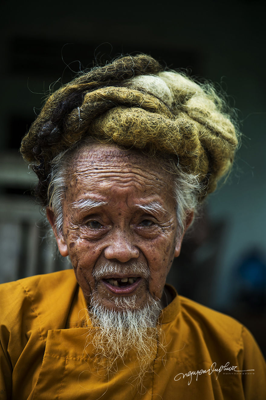 I Photographed Mr. Chien, A Man With 4-Meters-Long Hair I Photographed Mr. Chien, A Man With 4-Meters-Long Hair