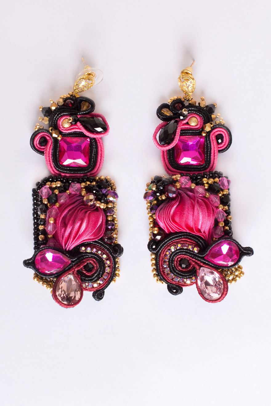 Amazing Shibori Handicraft Accessories Made By Georgian Designer