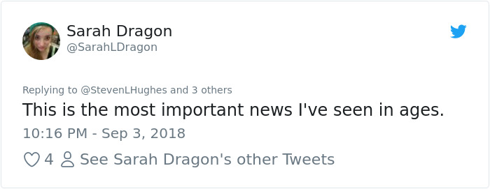 This Charity Shop Added A Picture Of Jeff Goldblum In Every Photo Frame They Had And It's Amusing This Charity Shop Added A Picture Of Jeff Goldblum In Every Photo Frame They Had And It's Amusing