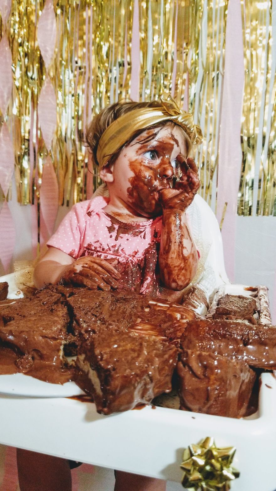 My Baby Shoved Her Face Into Frosting 21 Times! My Baby Shoved Her Face Into Frosting 21 Times!