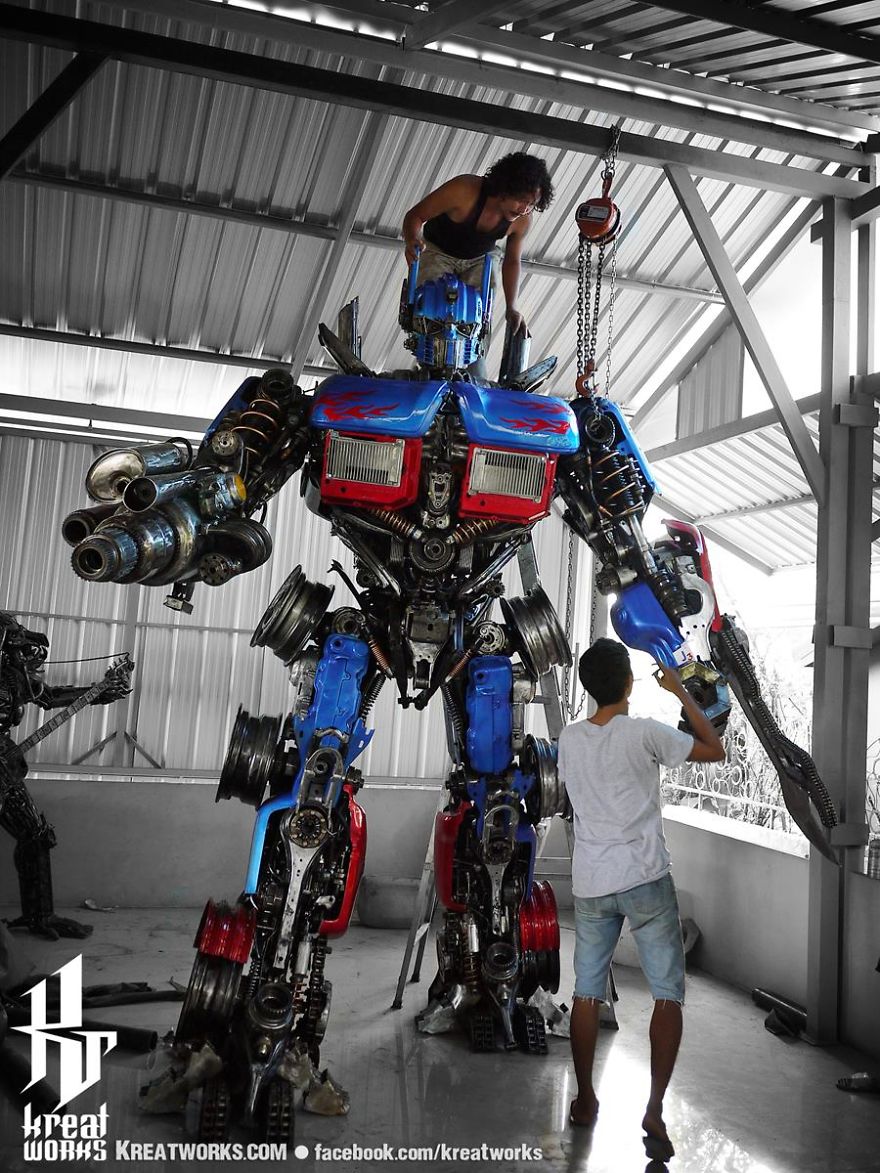 Artist Uses Recycled Metal To Make His Sculptures And The Result Is Incredible