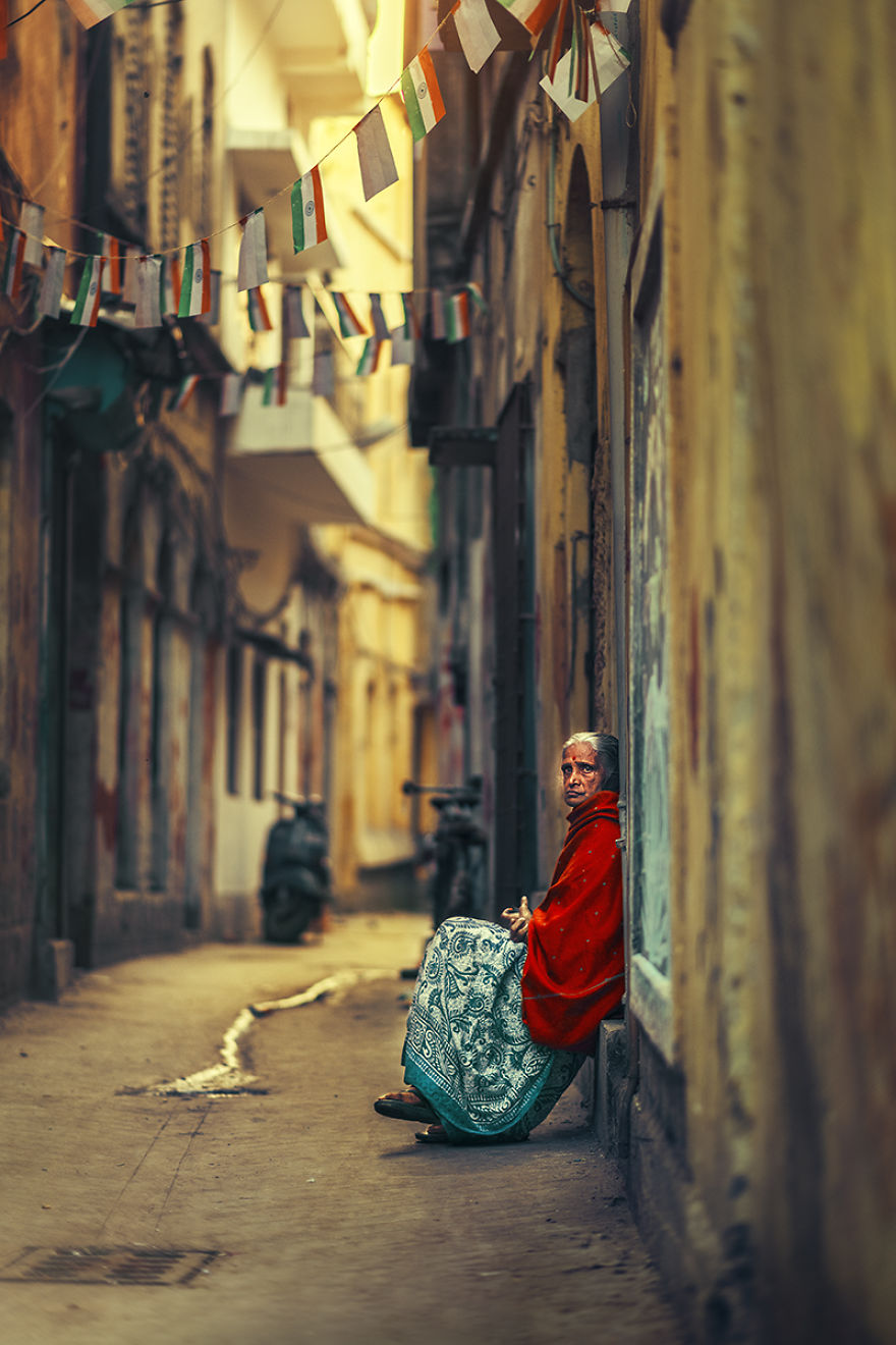 I Explore And Capture The Quiet Side Of City Life In The Narrow Streets Of South Asia