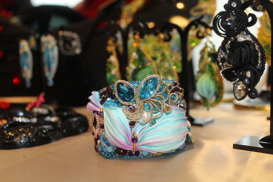 Amazing Shibori Handicraft Accessories Made By Georgian Designer