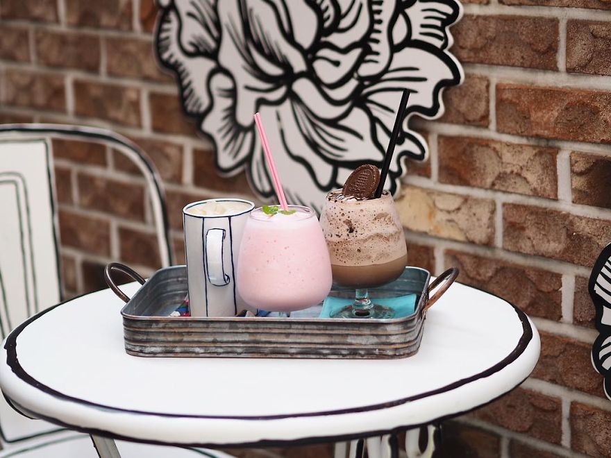 In Seoul, This Unusual Cafe Makes Its Customers Feel In A Comic Book