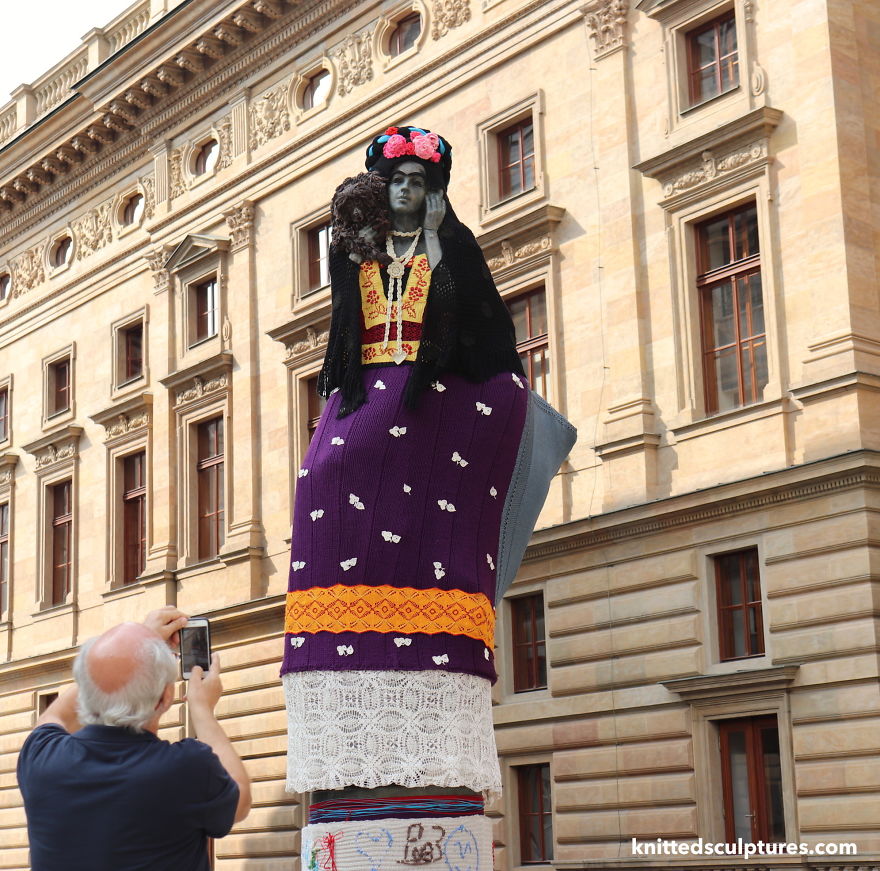 Knitted Frida Kahlo Knitted Frida Kahlo