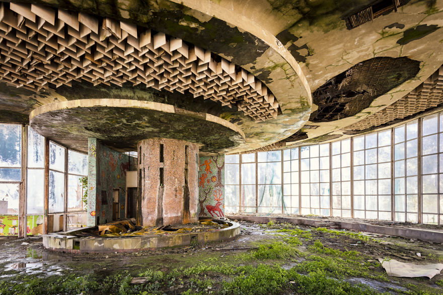 Former Restaurant On The Coast
