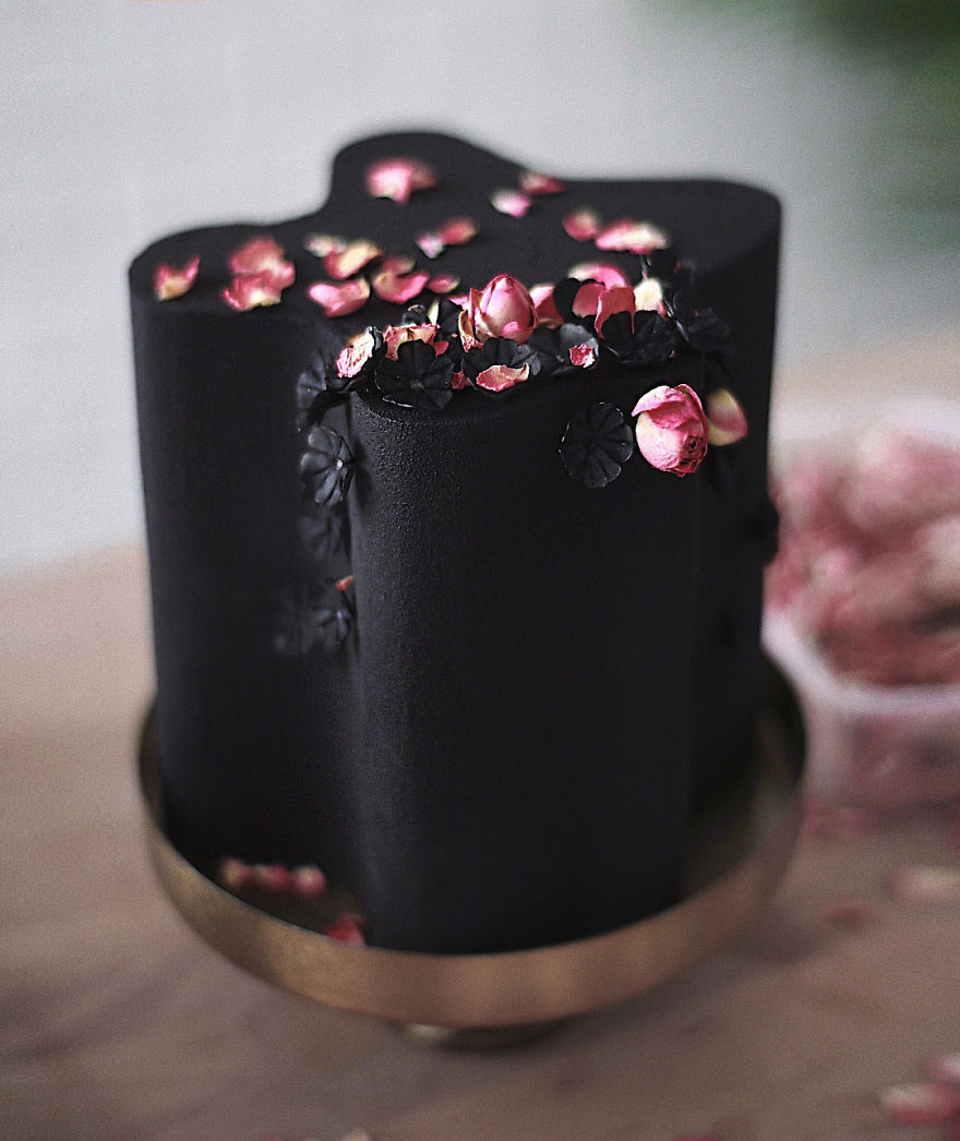 Russian Confectioners Make Elegant Cakes That Look More Like They Came Out Of A Fairy Tale