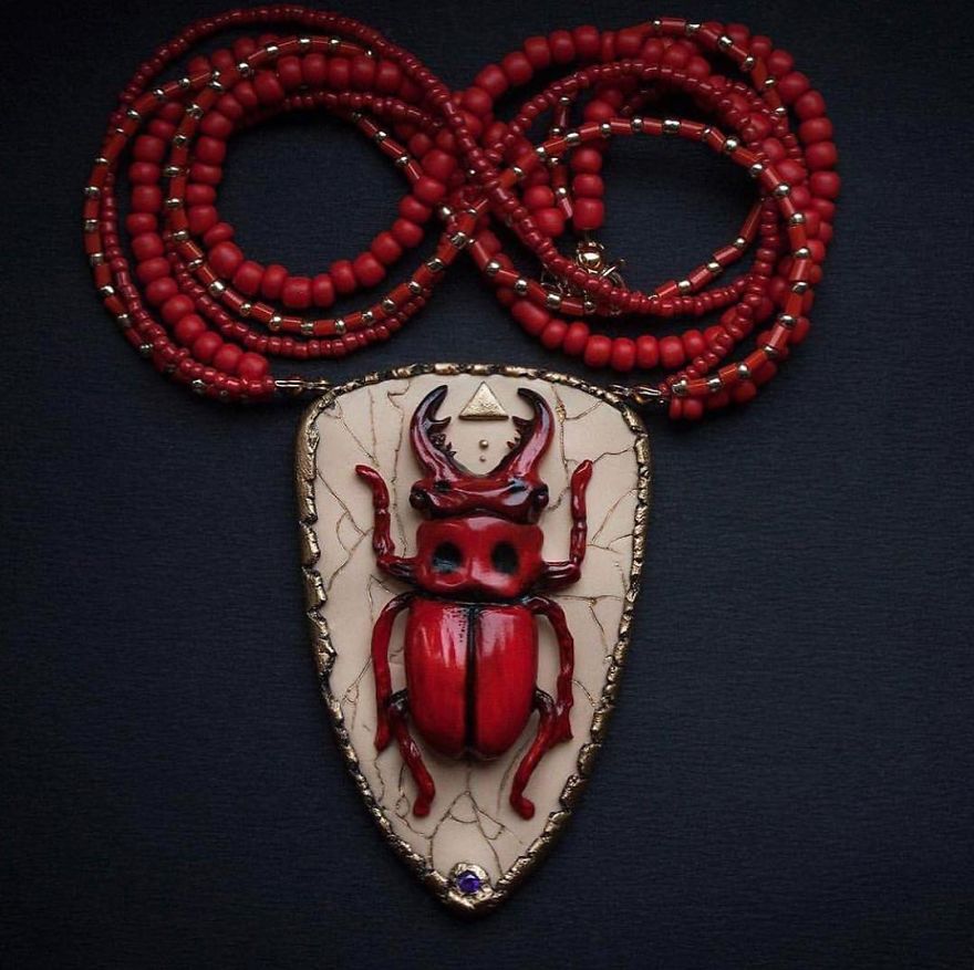 The Mysterious And Surrealistic Jewels Of This Designer Will Lead You To Wonder What Is Behind Each One