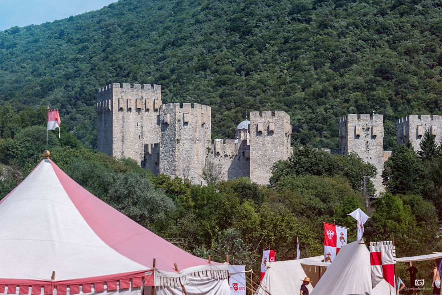 Time Machine In Serbia: Let's Meet The Knights Time Machine In Serbia: Let's Meet The Knights