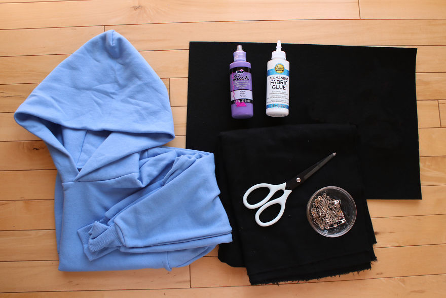 No-Sew Vampirina Hoodie