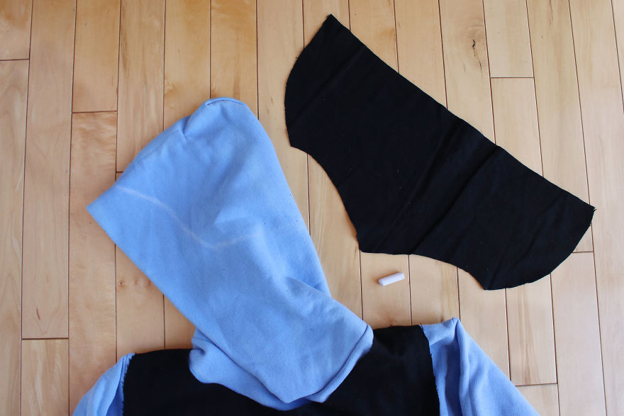 No-Sew Vampirina Hoodie