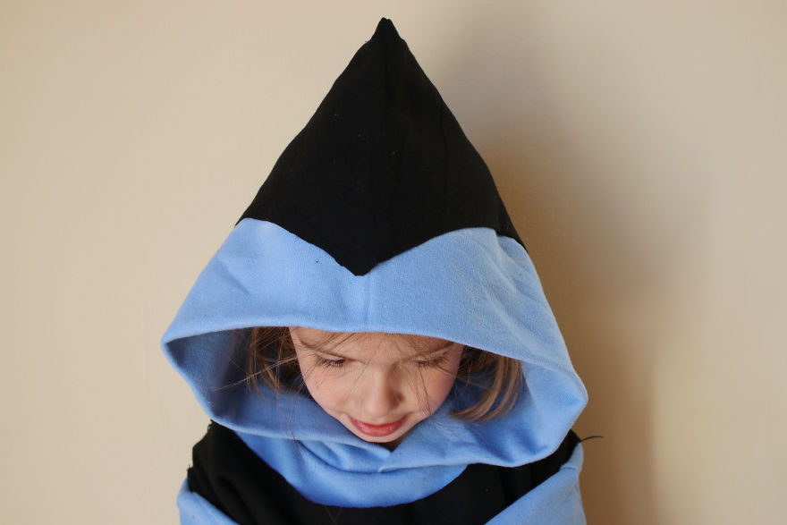 No-Sew Vampirina Hoodie
