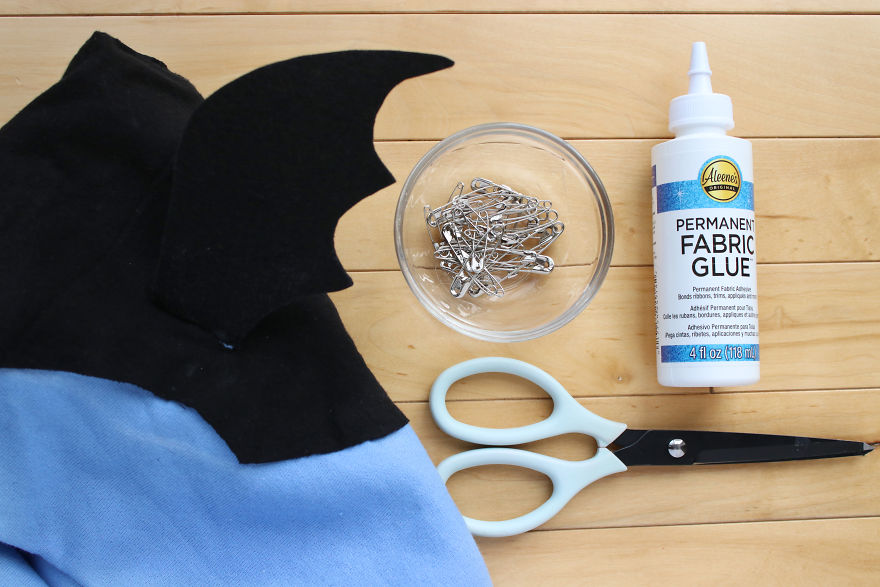 No-Sew Vampirina Hoodie