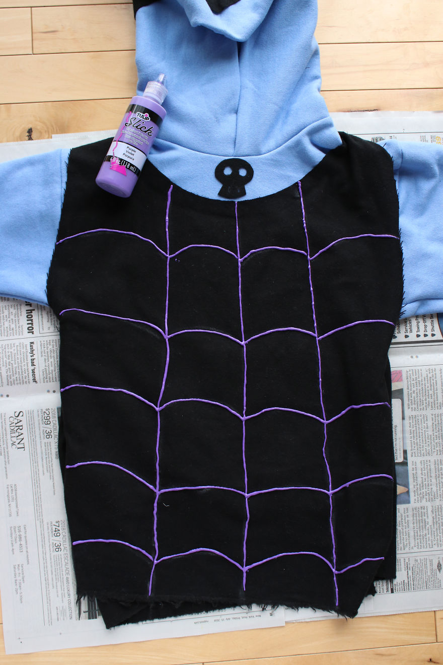 No-Sew Vampirina Hoodie