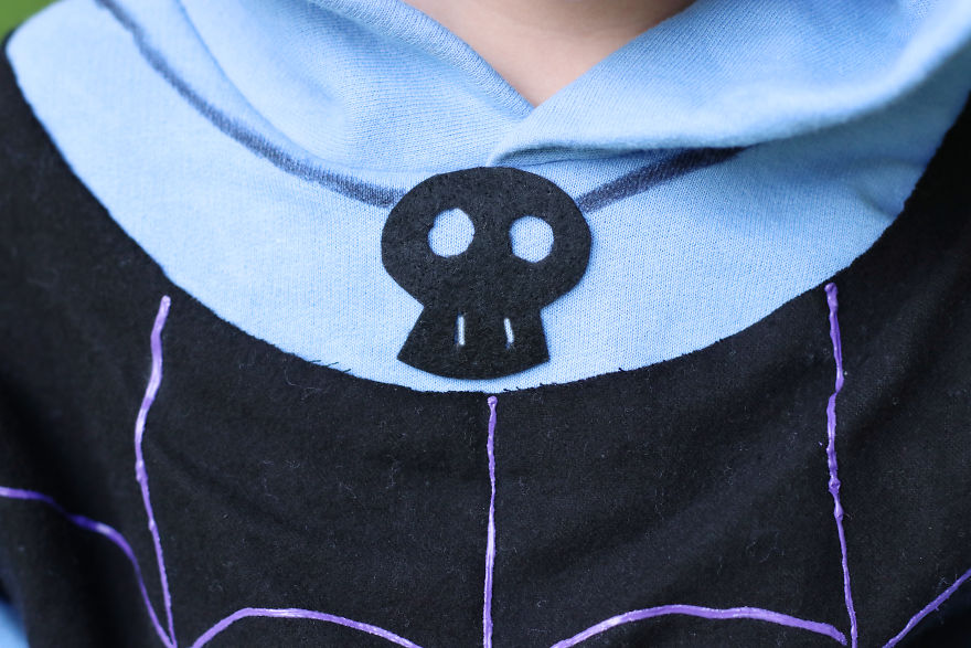 No-Sew Vampirina Hoodie
