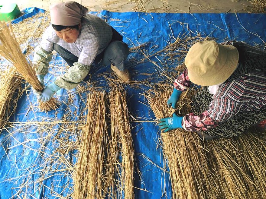 Japanese Continue The Tradition Of Rice Harvest Season By Creating Gigantic Straw Sculptures
