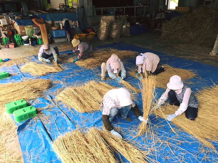 Japanese Continue The Tradition Of Rice Harvest Season By Creating Gigantic Straw Sculptures