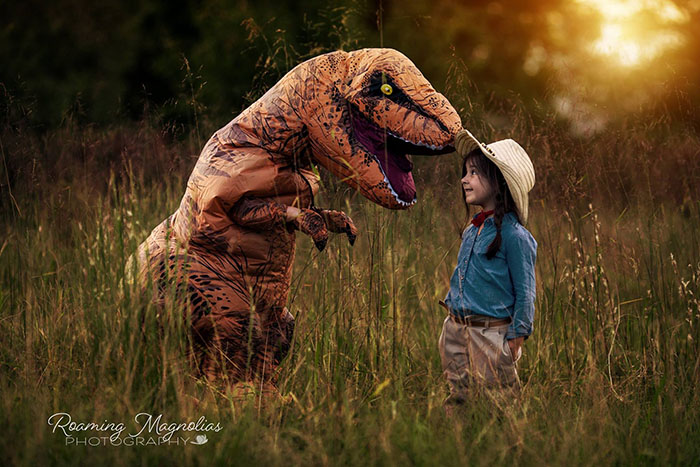 Internet Is Laughing At These Family Pics After Mom Lets Autistic Son Wear T-Rex Suit As He Hates Being Photographed Internet Is Laughing At These Family Pics After Mom Lets Autistic Son Wear T-Rex Suit As He Hates Being Photographed