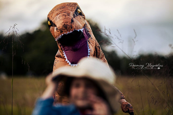 Internet Is Laughing At These Family Pics After Mom Lets Autistic Son Wear T-Rex Suit As He Hates Being Photographed Internet Is Laughing At These Family Pics After Mom Lets Autistic Son Wear T-Rex Suit As He Hates Being Photographed