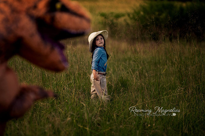 Internet Is Laughing At These Family Pics After Mom Lets Autistic Son Wear T-Rex Suit As He Hates Being Photographed Internet Is Laughing At These Family Pics After Mom Lets Autistic Son Wear T-Rex Suit As He Hates Being Photographed