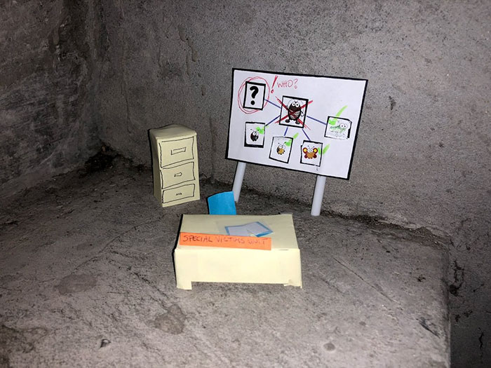 Cockroach Dies On This Office's Stairwell, And The Story Gets Funnier With Every Pic Cockroach Dies On This Office's Stairwell, And The Story Gets Funnier With Every Pic