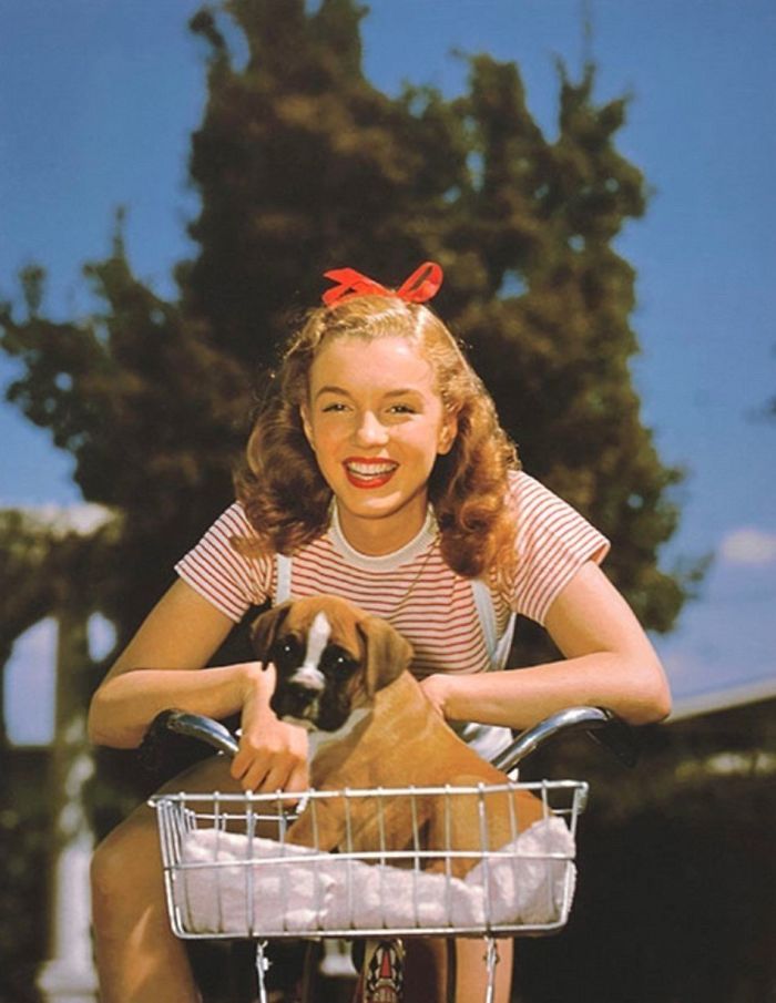 Rare Photos Of Marilyn Monroe Taken Before Her Worldwide Fame Show Her Modeling In Pinup Style Rare Photos Of Marilyn Monroe Taken Before Her Worldwide Fame Show Her Modeling In Pinup Style