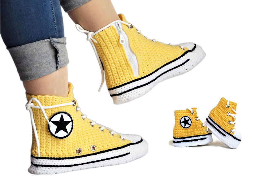 Matching Mommy And Daughter Shoes Outfits, Mother And Babies Matching Converse Crochet Slippers, Matching Father And Son Knitting Sneakers