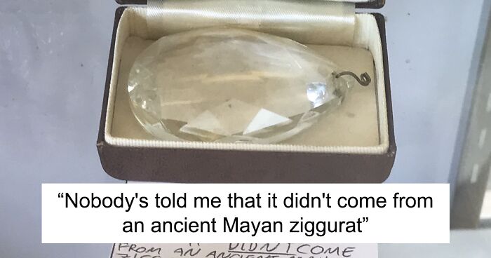 Thrift Shop Employee Writes Notes For Every Item And They’re Priceless