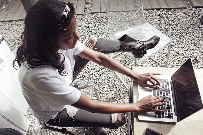 Internet Trolls Make Fun Of This Victoria's Secret Model For Saying She Can Code, Get Shut Down With Perfect Reply Internet Trolls Make Fun Of This Victoria's Secret Model For Saying She Can Code, Get Shut Down With Perfect Reply