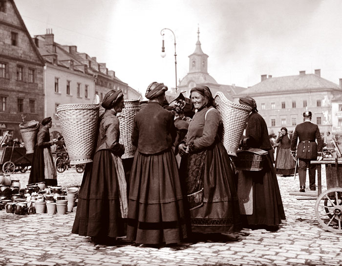Women In Market, Bayreuth, Germany