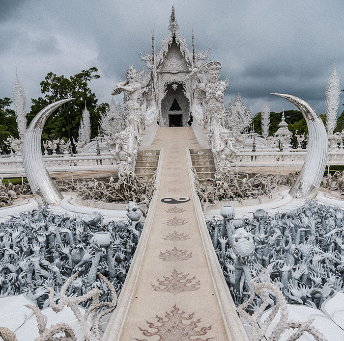 This White Temple In Thailand Is Both Heaven And Hell