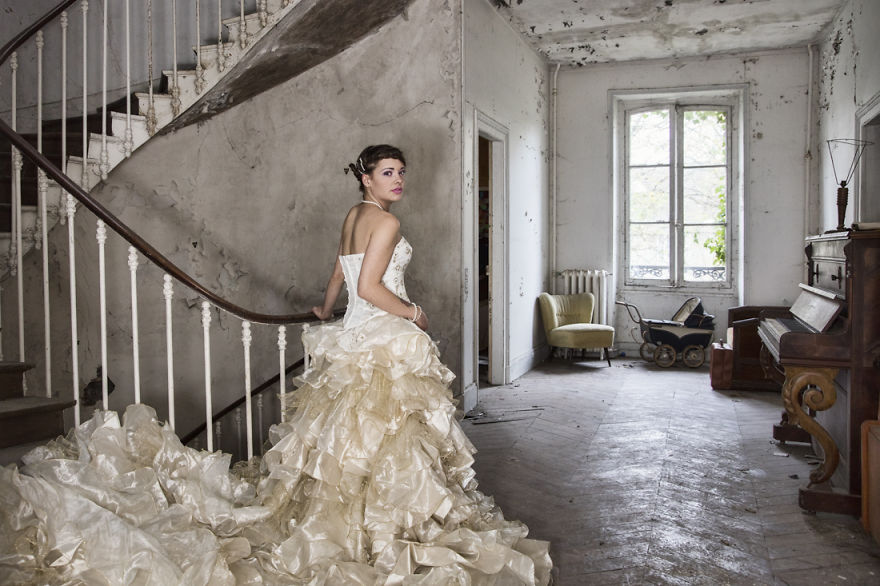 I Capture My Girlfriend In Thrilling Abandoned Locations Across Europe I Capture My Girlfriend In Thrilling Abandoned Locations Across Europe