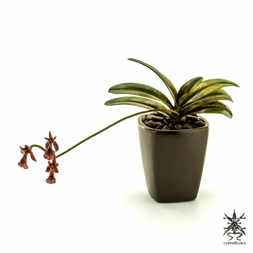 We Make Realistic Sculptures From Recycled Copper