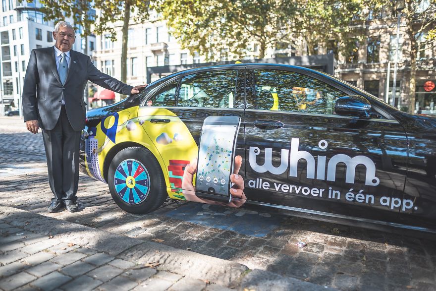 I Love How This Taxi Driver Fights Uber In A Fun Way.