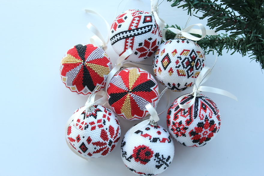 I Create Wearable Bead Crochet Art