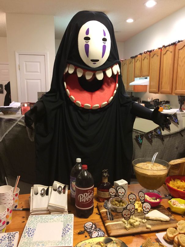 I Want To Eat Everything!! (No Face Halloween Costume)