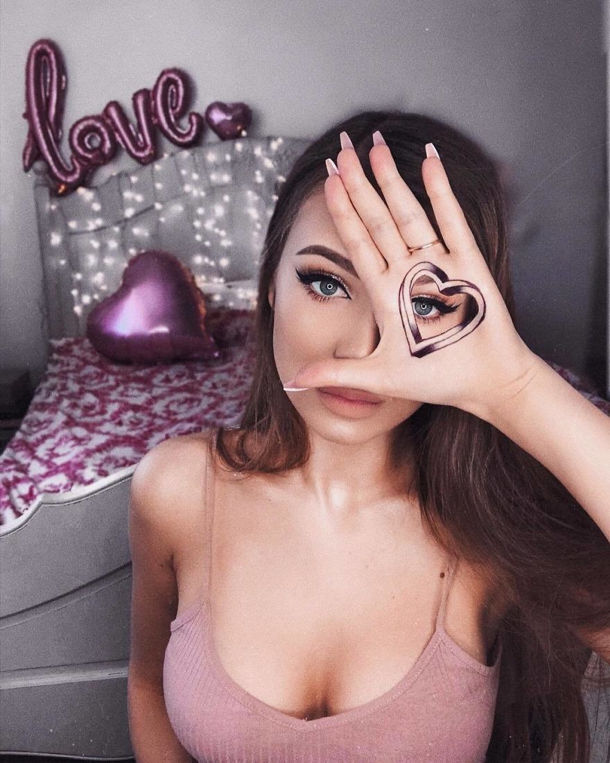 I Transform Myself With Halloween Makeup