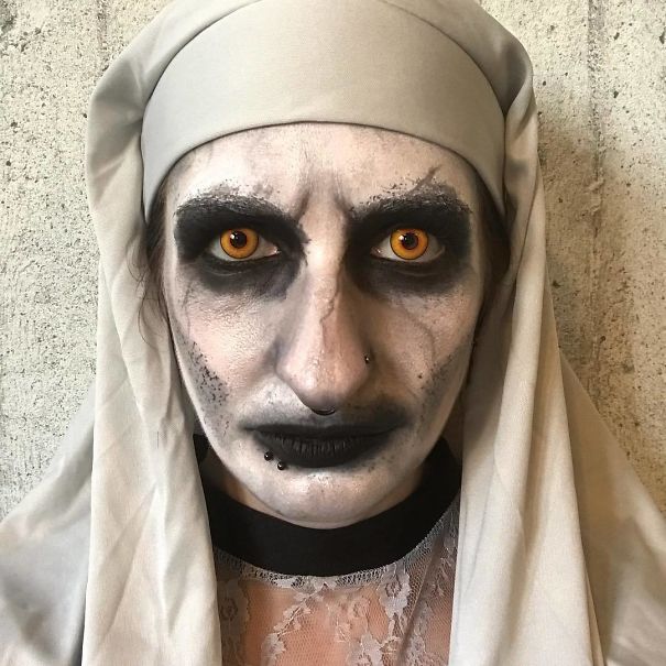 Today‘S Make-Up At Work