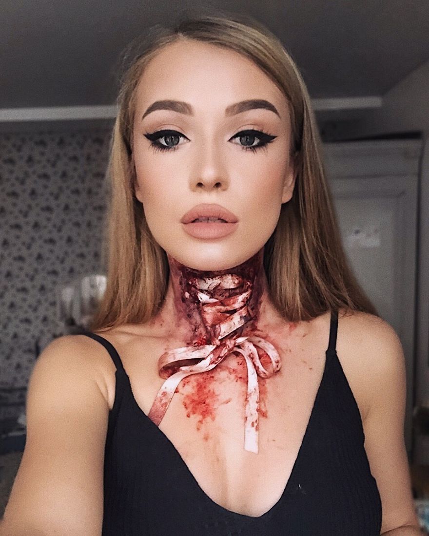 I Transform Myself With Halloween Makeup