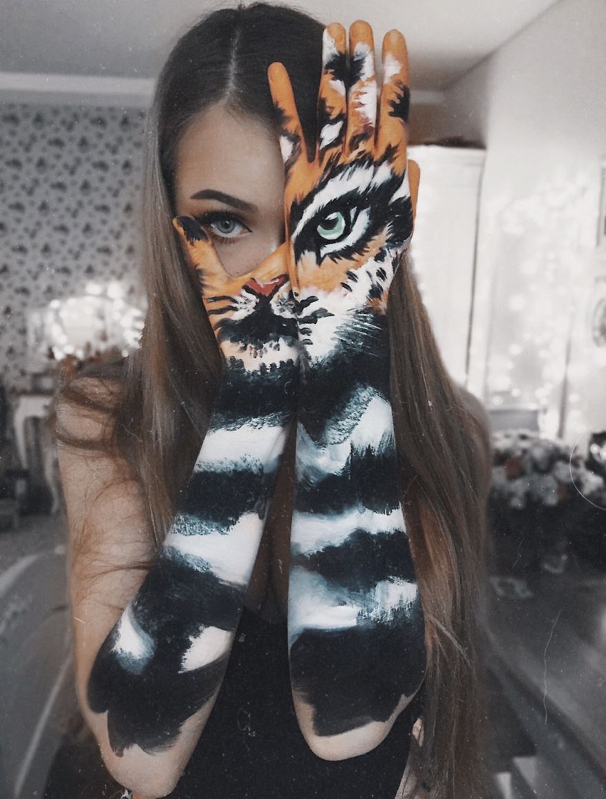 I Transform Myself With Halloween Makeup