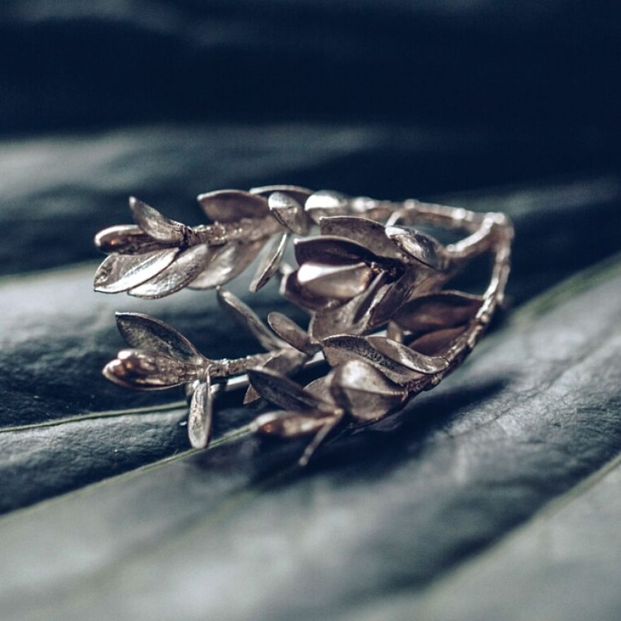 Floios Sustainable Jewelry 100% Designed By Nature